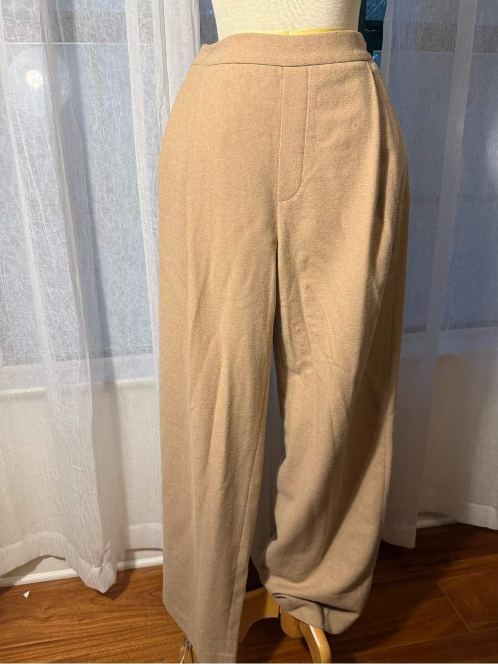 Vince Wide-Leg Trousers in Camel Tan